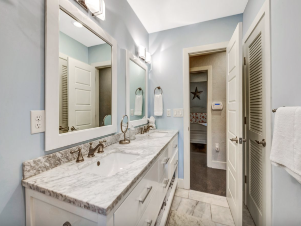 Lido Key Vacation House with Pool Near St. Armands Circle